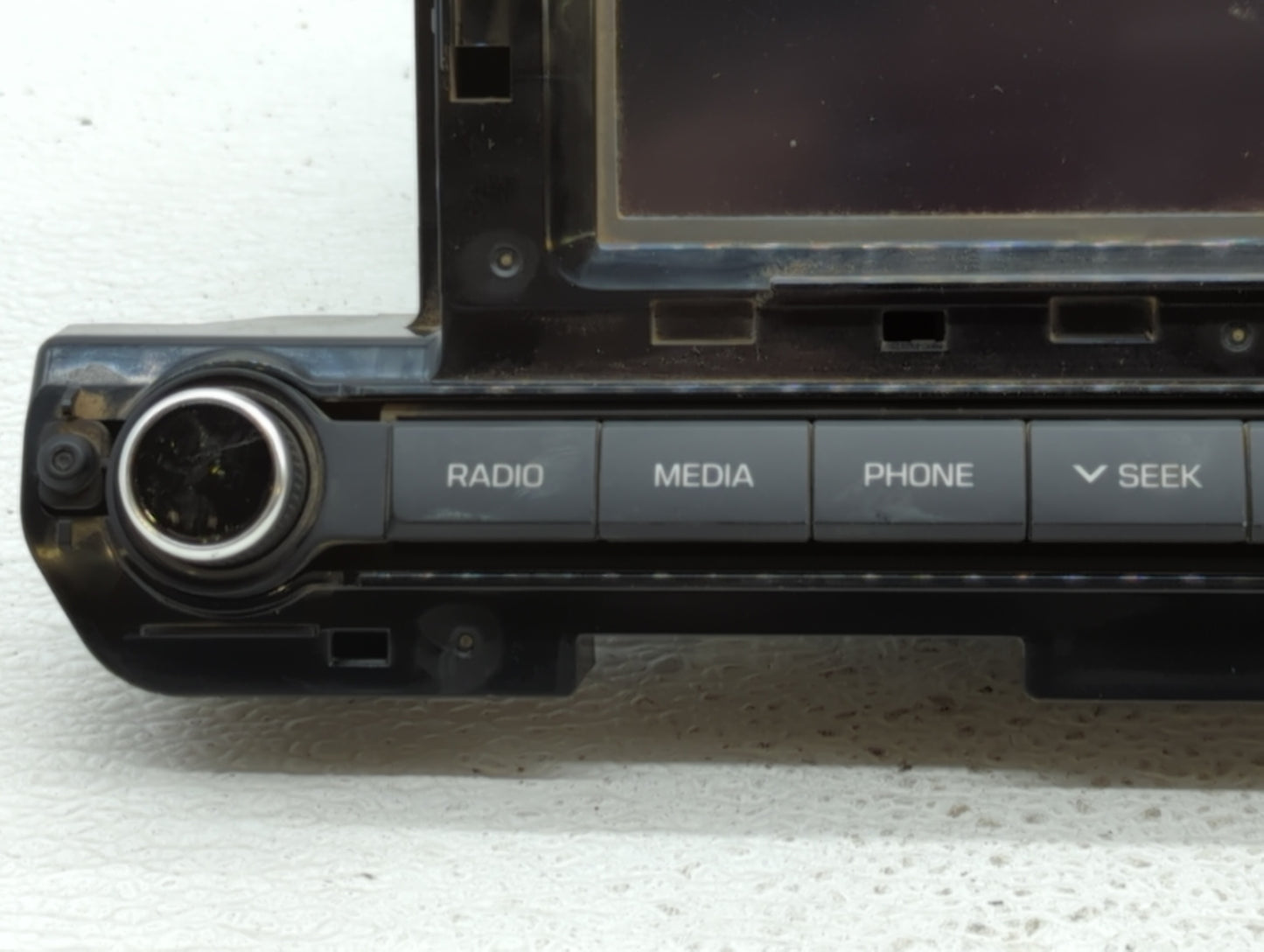 2017-2018 Hyundai Elantra Am Fm Cd Player Radio Receiver - Oemusedautoparts1.com