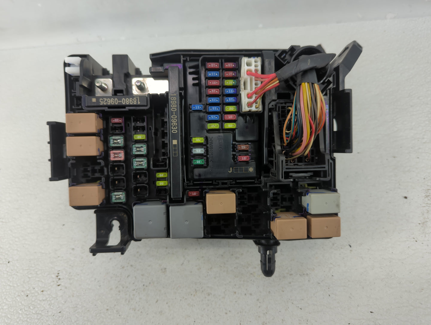 2018 Hyundai Elantra Fusebox Fuse Box Panel Relay Module P/N:91956-F2022 Fits OEM Used Auto Parts - Oemusedautoparts1.com