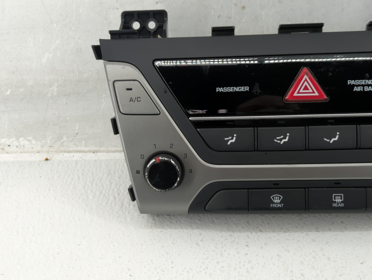 2017-2018 Hyundai Elantra Climate Control Module Temperature AC/Heater Replacement P/N:97250-F20624X Fits Fits 2017 2018 OEM