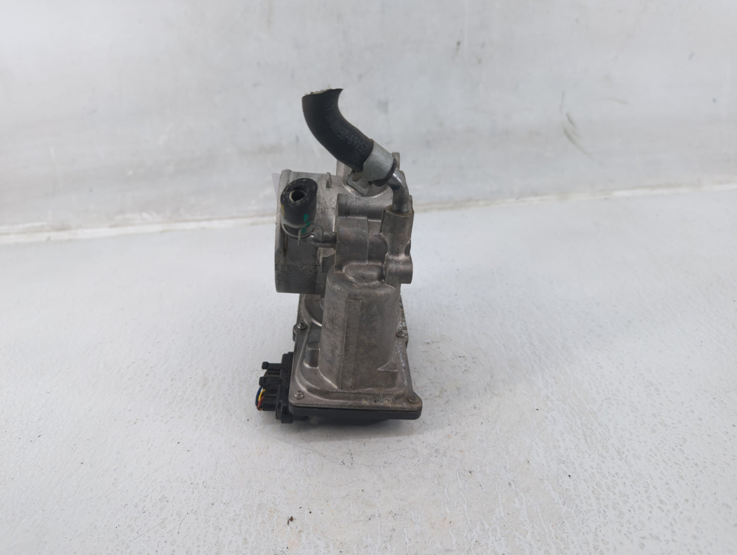 2011-2020 Hyundai Elantra Throttle Body P/N:35100-2E000 Fits Fits 2011 2012 2013 2014 2015 2016 2017 2018 2019 2020 2021 OEM