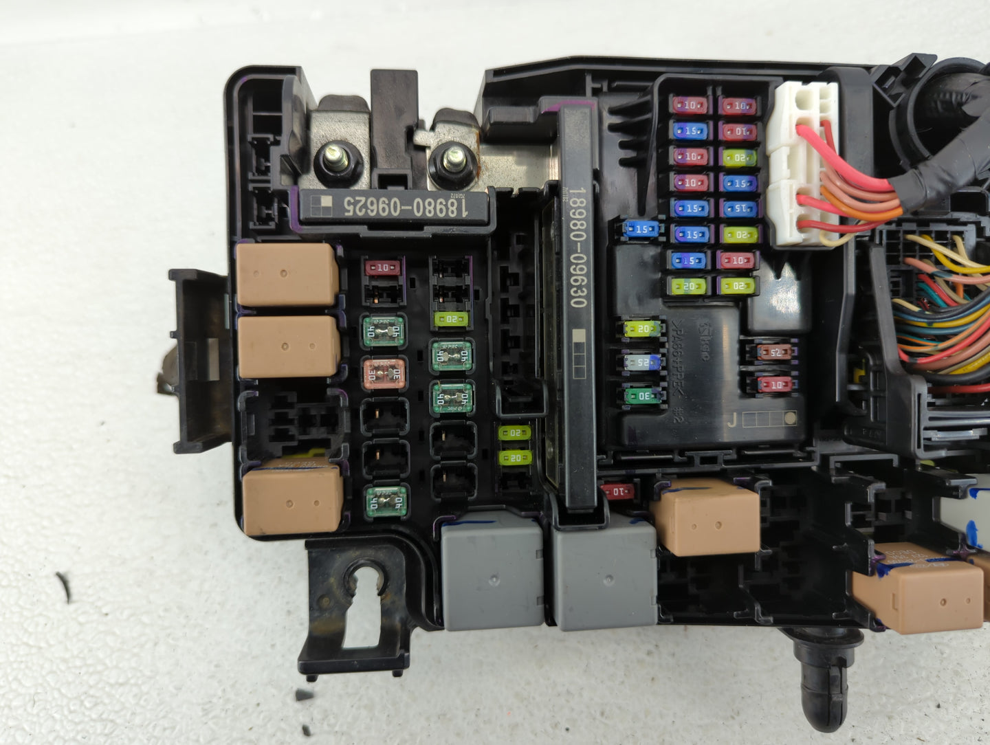 2018 Hyundai Elantra Fusebox Fuse Box Panel Relay Module P/N:91956-F2022 Fits OEM Used Auto Parts - Oemusedautoparts1.com