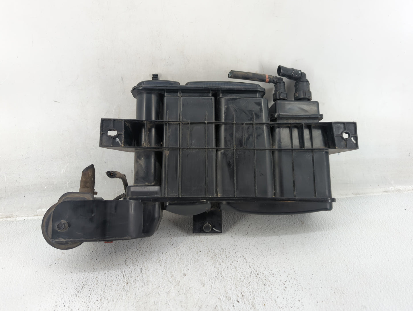 2018 Hyundai Elantra Fuel Vapor Charcoal Canister Black - Oemusedautoparts1.com