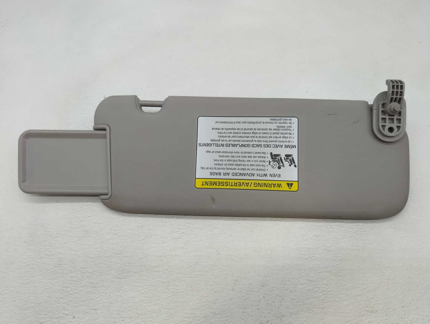 2017-2020 Hyundai Elantra Sun Visor Shade Replacement Passenger Right Mirror Fits Fits 2017 2018 2019 2020 OEM Used Auto Par