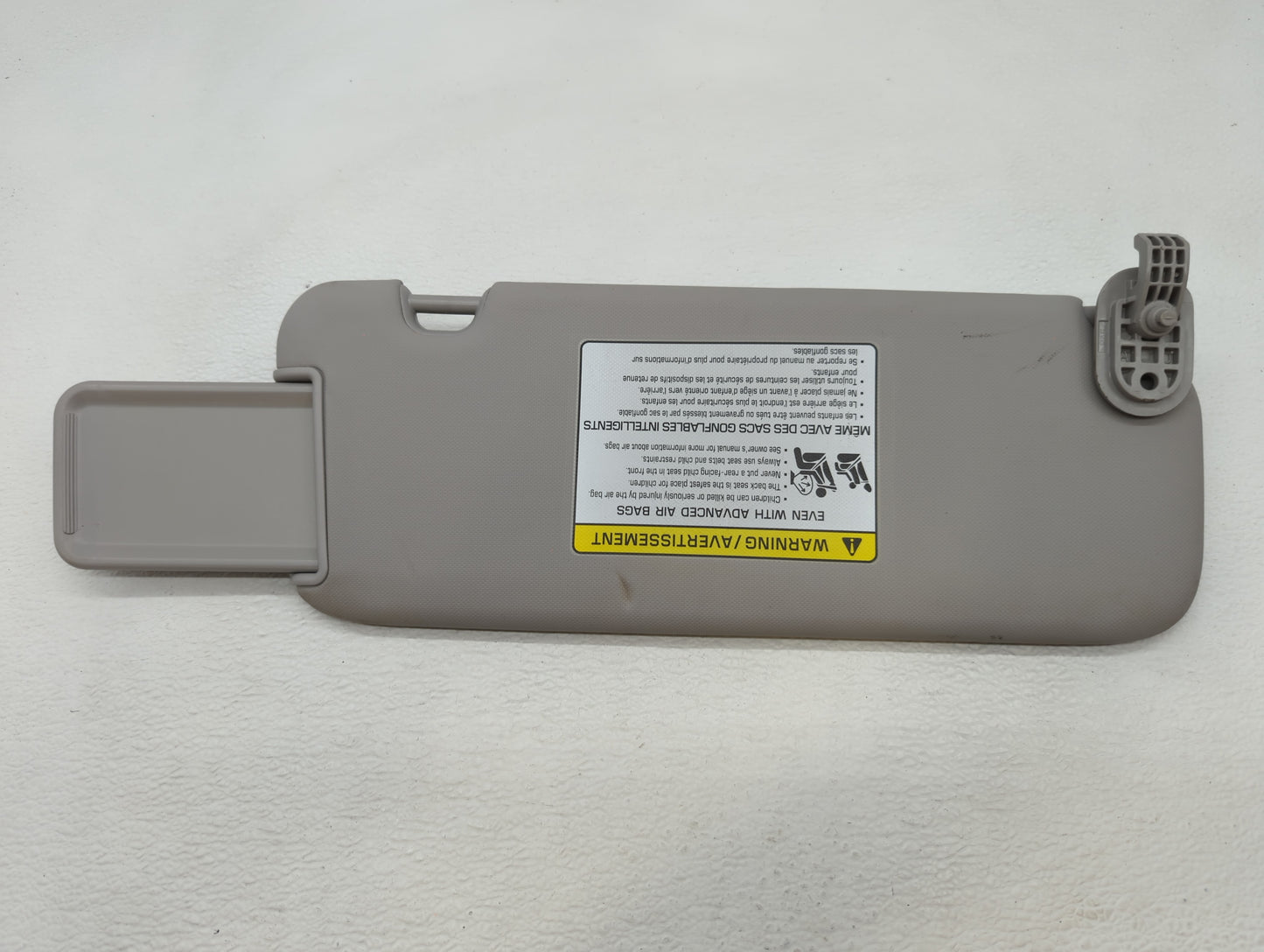 2017-2020 Hyundai Elantra Sun Visor Shade Replacement Passenger Right Mirror Fits Fits 2017 2018 2019 2020 OEM Used Auto Par