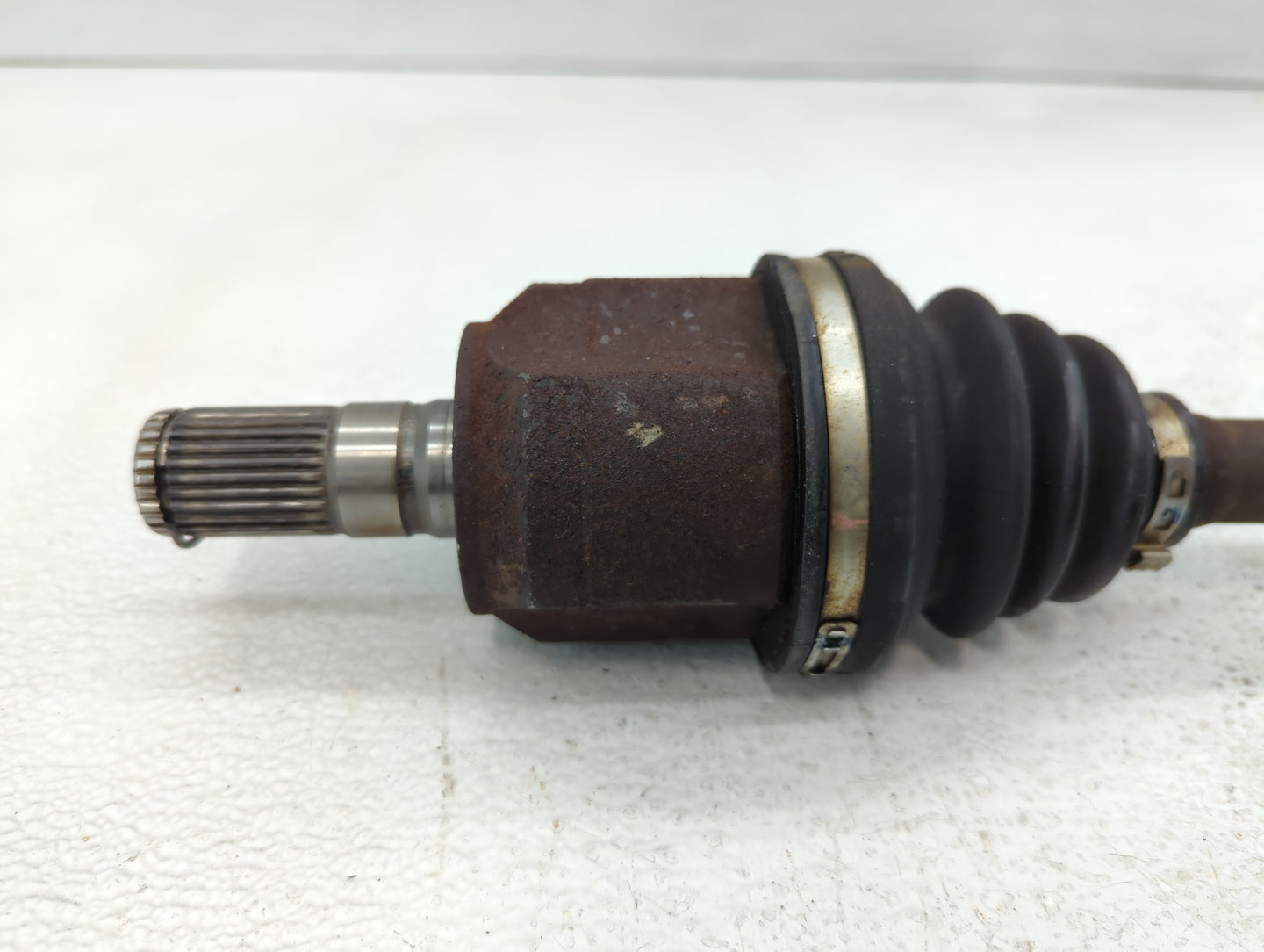 2017-2020 Hyundai Elantra Axle Shaft Front Driver Cv C/v - Oemusedautoparts1.com