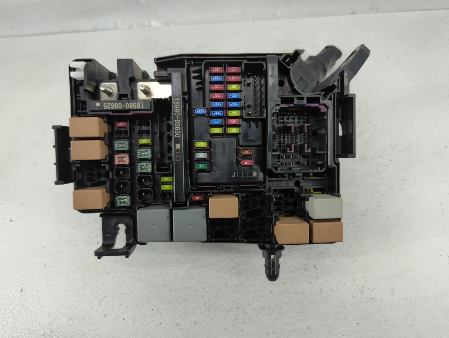 2018 Hyundai Elantra Fusebox Fuse Box Panel Relay Module P/N:VS91200F3535AB Fits OEM Used Auto Parts - Oemusedautoparts1.com