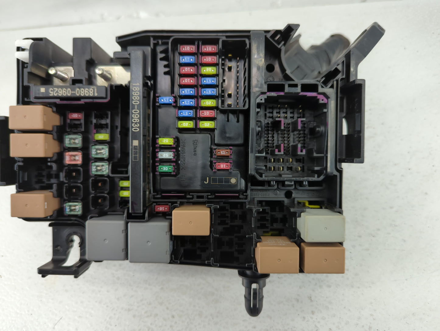 2018 Hyundai Elantra Fusebox Fuse Box Panel Relay Module P/N:VS91200F3535AB Fits OEM Used Auto Parts - Oemusedautoparts1.com