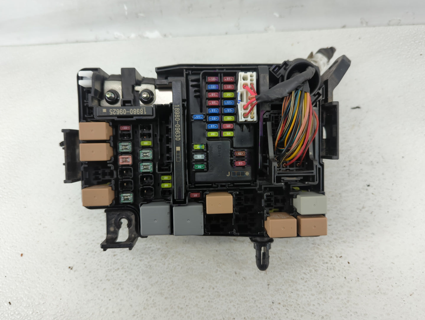 2018 Hyundai Elantra Fusebox Fuse Box Panel Relay Module P/N:91956-F2022 Fits OEM Used Auto Parts - Oemusedautoparts1.com