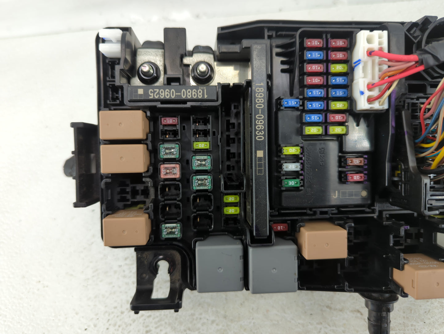 2018 Hyundai Elantra Fusebox Fuse Box Panel Relay Module P/N:91956-F2022 Fits OEM Used Auto Parts - Oemusedautoparts1.com