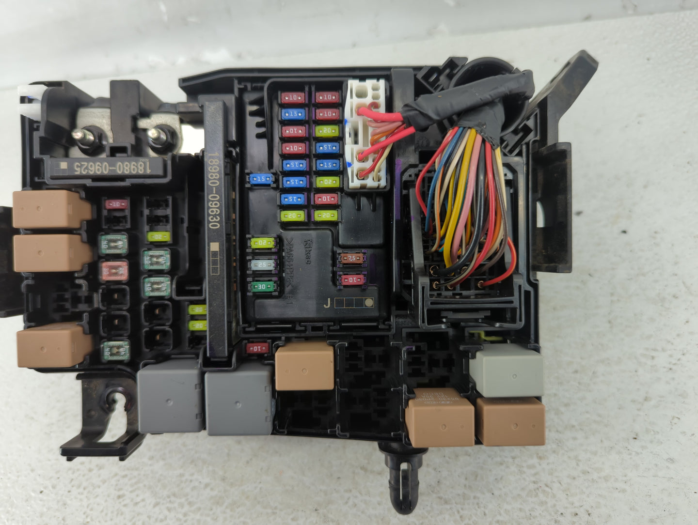 2018 Hyundai Elantra Fusebox Fuse Box Panel Relay Module P/N:91956-F2022 Fits OEM Used Auto Parts - Oemusedautoparts1.com