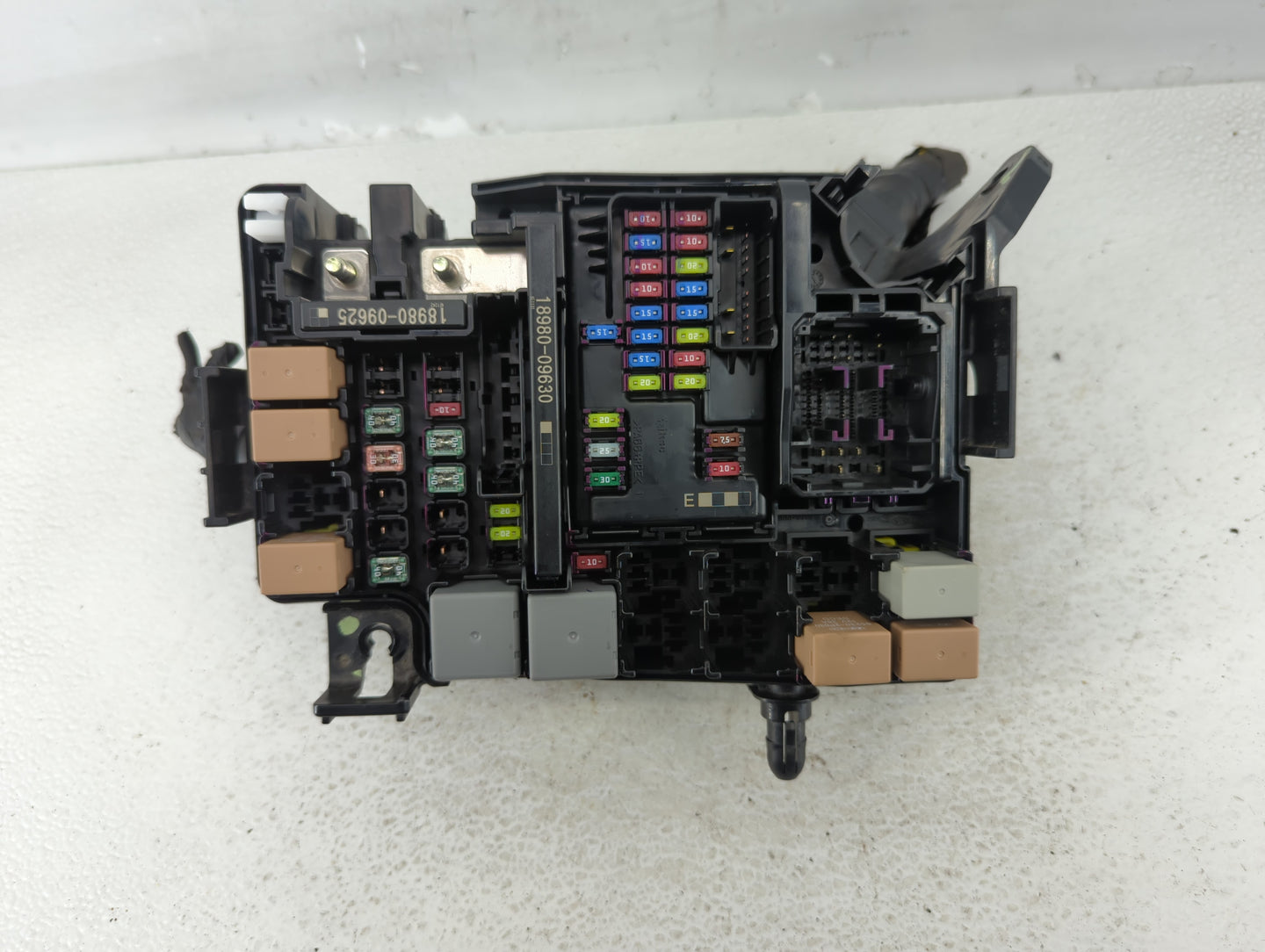 2018 Hyundai Elantra Fusebox Fuse Box Panel Relay Module P/N:VS91200F3535AB Fits OEM Used Auto Parts - Oemusedautoparts1.com