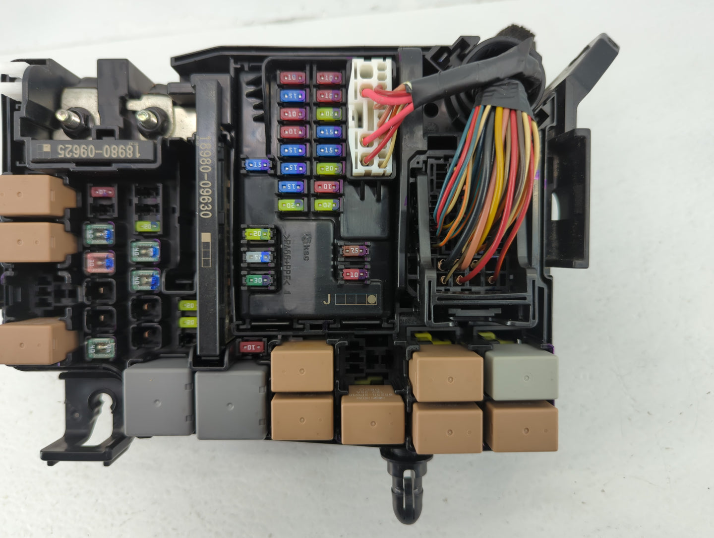 2018 Hyundai Elantra Fusebox Fuse Box Panel Relay Module P/N:91956-F2022 Fits OEM Used Auto Parts - Oemusedautoparts1.com