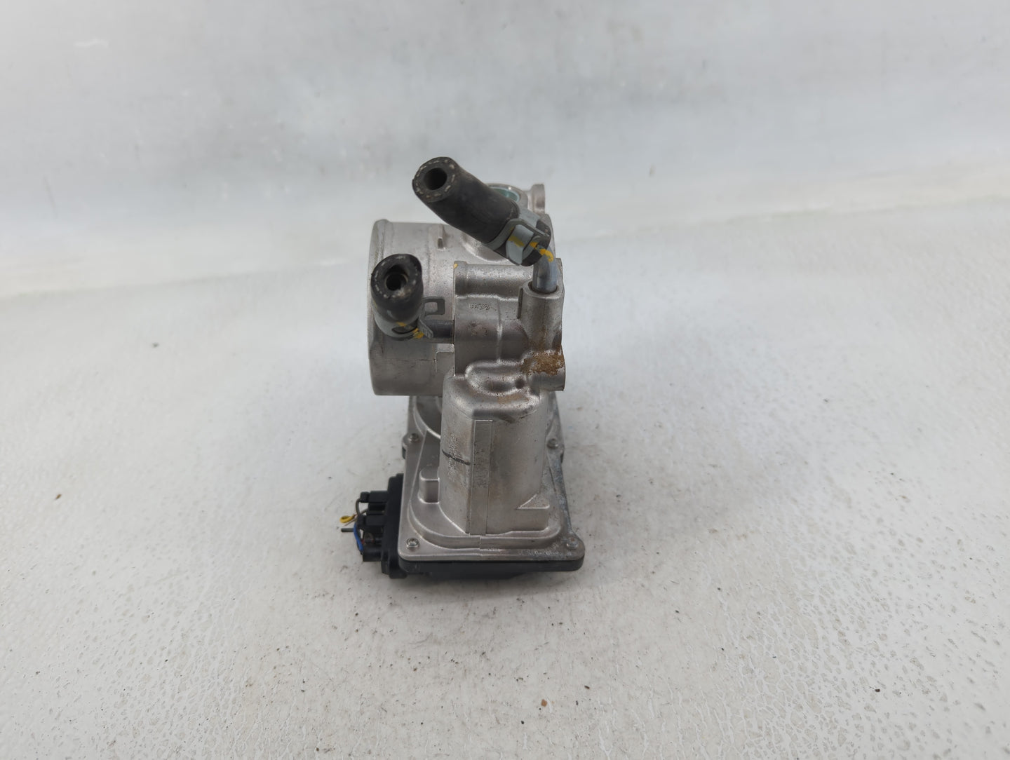 2011-2020 Hyundai Elantra Throttle Body P/N:5323 06U30 35100-2E000 Fits OEM Used Auto Parts - Oemusedautoparts1.com