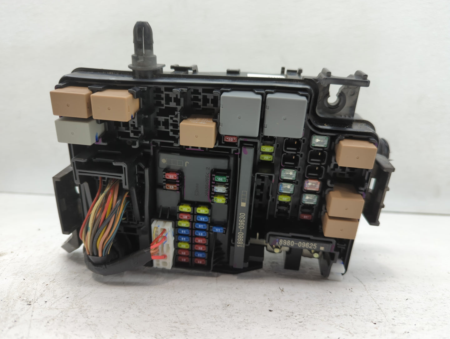 2018 Hyundai Elantra Fusebox Fuse Box Panel Relay Module P/N:18980-09625 Fits OEM Used Auto Parts - Oemusedautoparts1.com