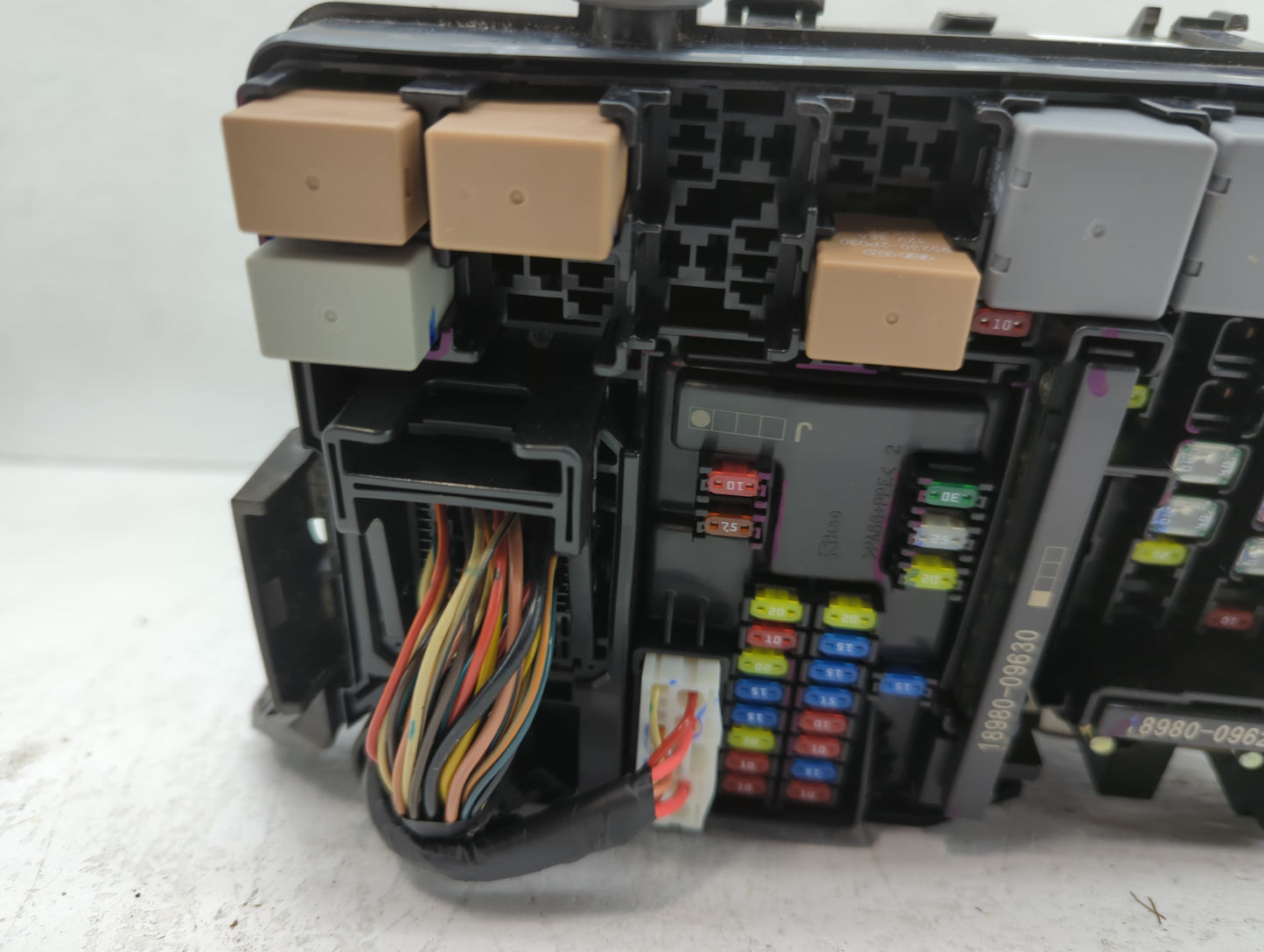 2018 Hyundai Elantra Fusebox Fuse Box Panel Relay Module P/N:18980-09625 Fits OEM Used Auto Parts - Oemusedautoparts1.com