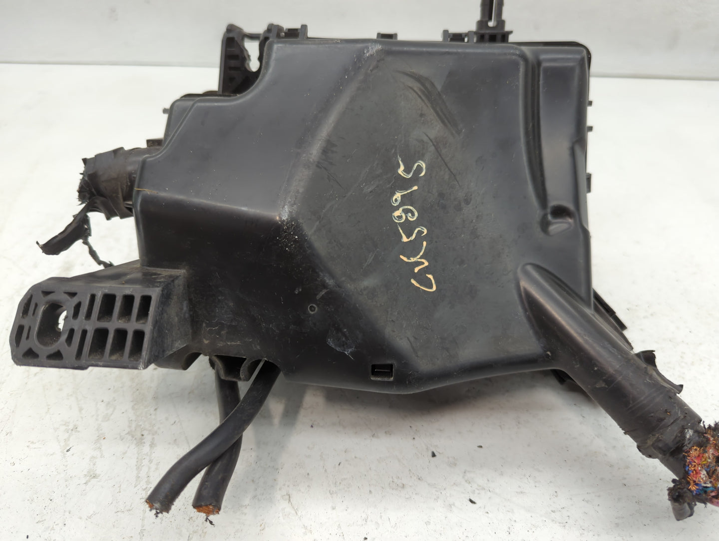 2018 Hyundai Elantra Fusebox Fuse Box Panel Relay Module P/N:18980-09625 Fits OEM Used Auto Parts - Oemusedautoparts1.com