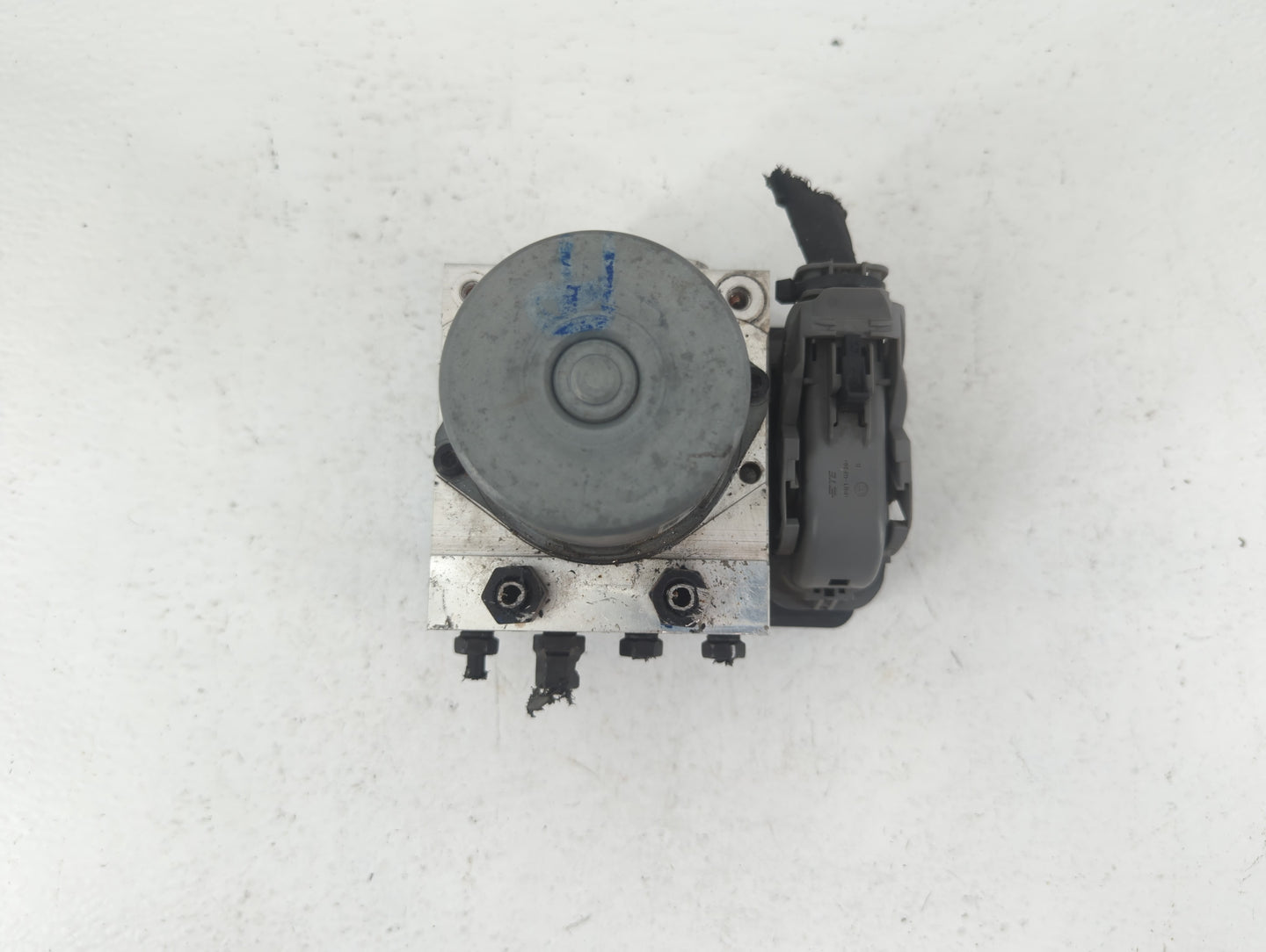 2017-2019 Hyundai Elantra ABS Pump Control Module Replacement P/N:F2589-20500 58920-F2500 Fits Fits 2017 2018 2019 OEM Used 