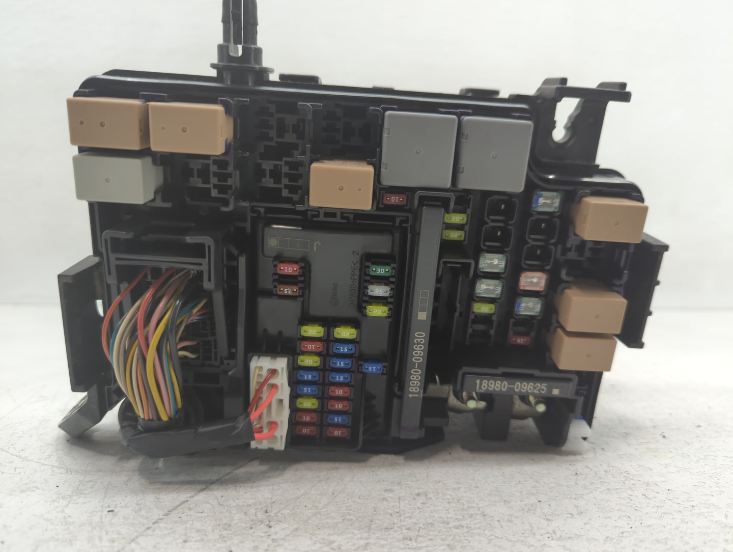 2018 Hyundai Elantra Fusebox Fuse Box Panel Relay Module P/N:VS91200F3535AB Fits OEM Used Auto Parts - Oemusedautoparts1.com