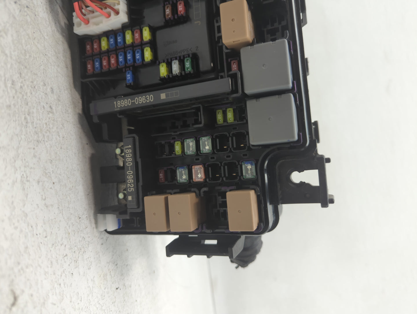 2018 Hyundai Elantra Fusebox Fuse Box Panel Relay Module P/N:VS91200F3535AB Fits OEM Used Auto Parts - Oemusedautoparts1.com