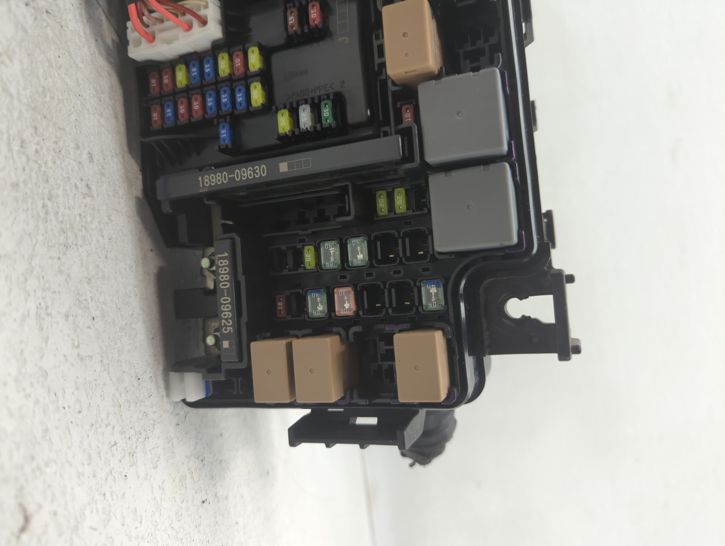 2018 Hyundai Elantra Fusebox Fuse Box Panel Relay Module P/N:VS91200F3535AB Fits OEM Used Auto Parts - Oemusedautoparts1.com