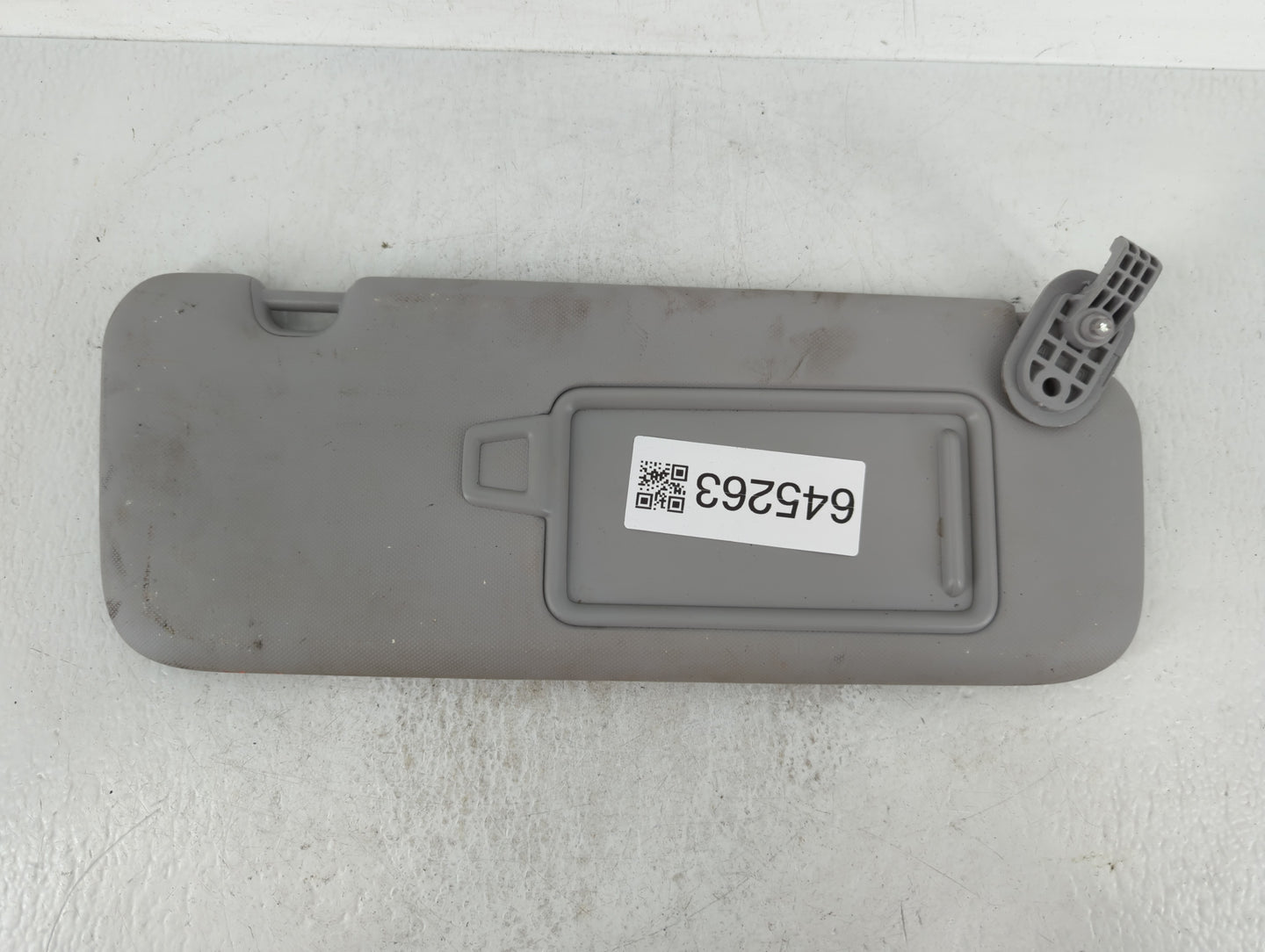 2017-2020 Hyundai Elantra Sun Visor Shade Replacement Passenger Right Mirror Fits Fits 2017 2018 2019 2020 OEM Used Auto Par
