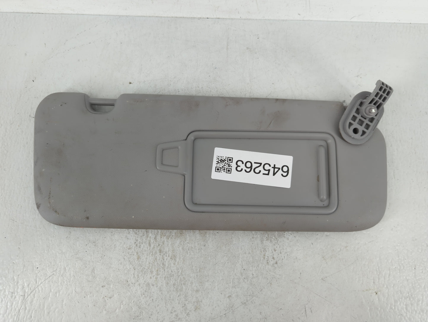 2017-2020 Hyundai Elantra Sun Visor Shade Replacement Passenger Right Mirror Fits Fits 2017 2018 2019 2020 OEM Used Auto Par