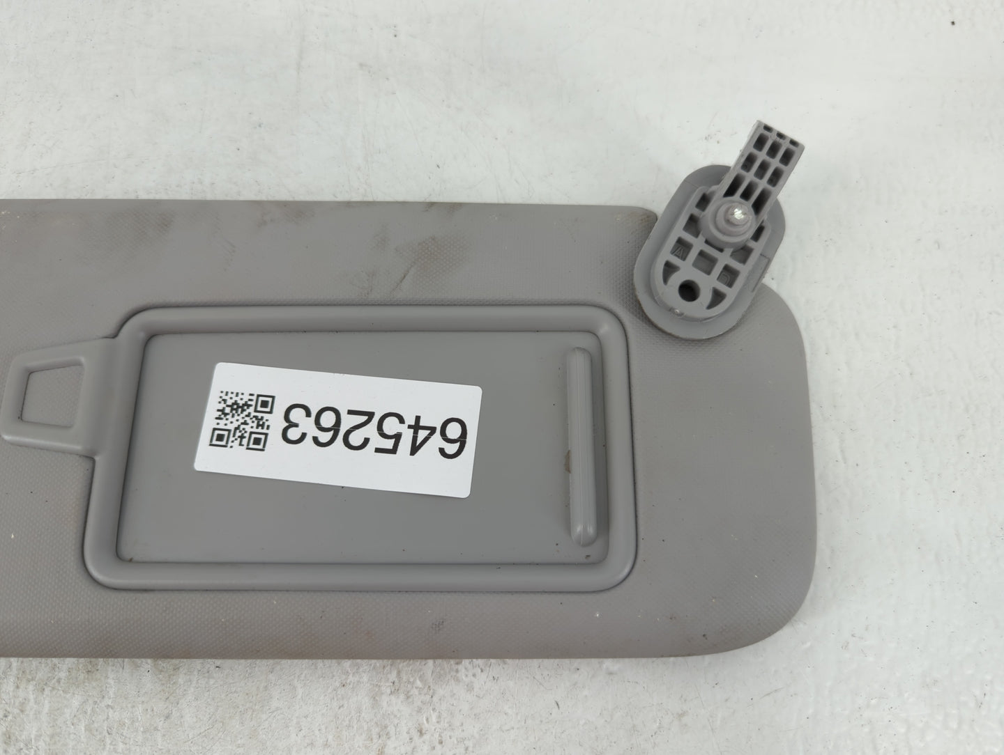 2017-2020 Hyundai Elantra Sun Visor Shade Replacement Passenger Right Mirror Fits Fits 2017 2018 2019 2020 OEM Used Auto Par