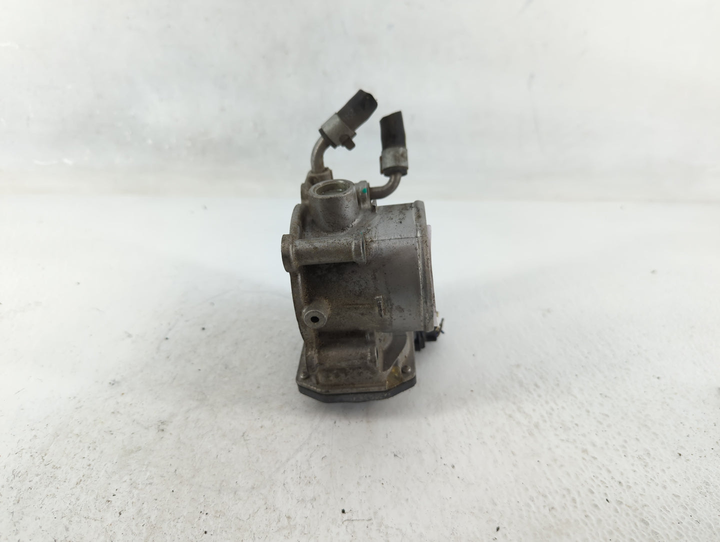 2011-2020 Hyundai Elantra Throttle Body P/N:35100-2E000 Fits Fits 2011 2012 2013 2014 2015 2016 2017 2018 2019 2020 2021 OEM