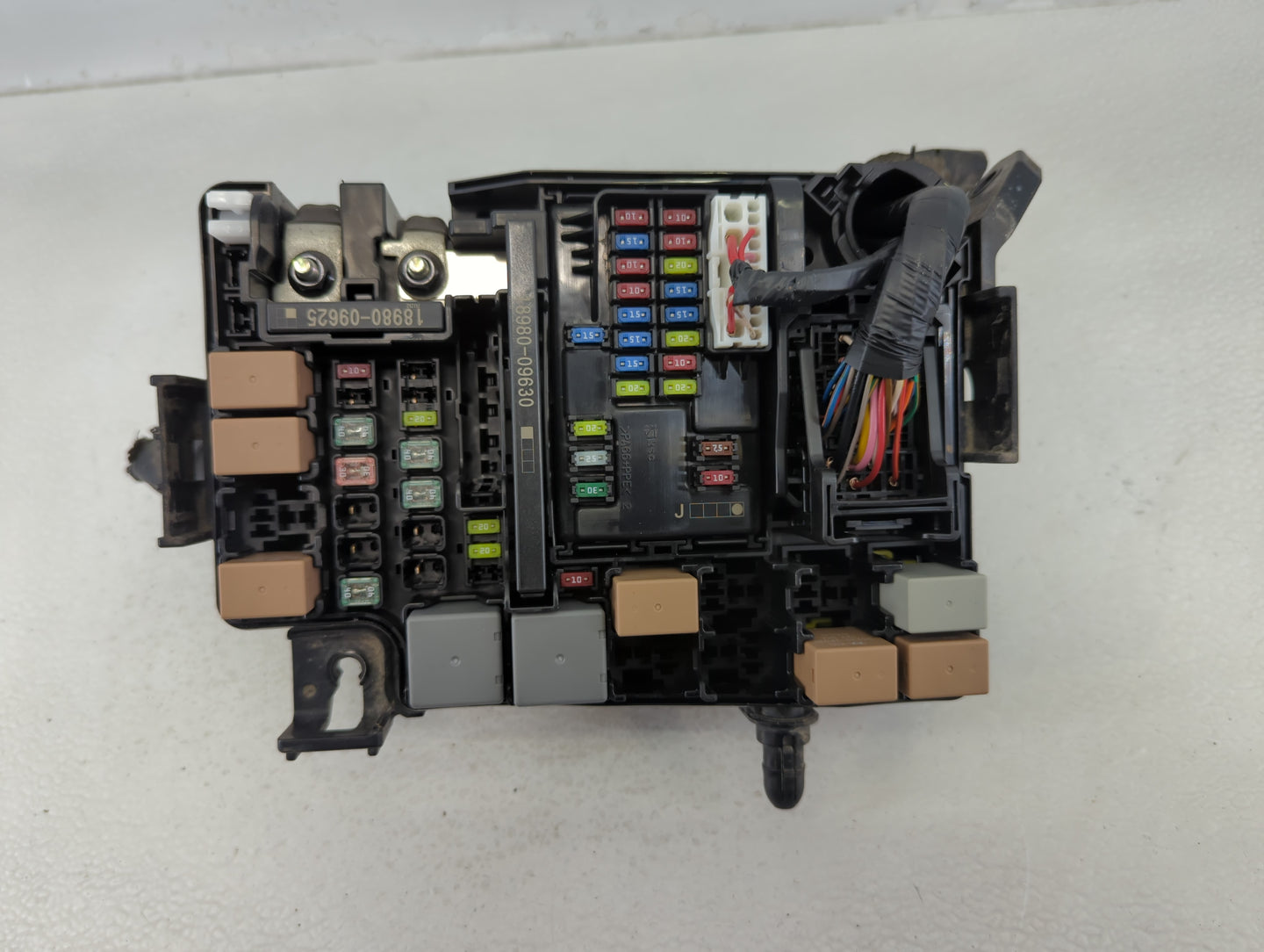 2018 Hyundai Elantra Fusebox Fuse Box Panel Relay Module P/N:91203 F2485A Fits OEM Used Auto Parts - Oemusedautoparts1.com