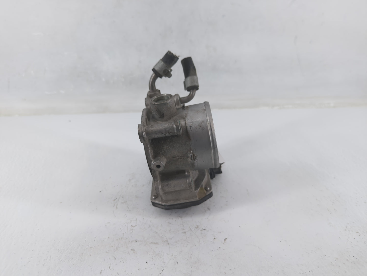2011-2020 Hyundai Elantra Throttle Body P/N:35100-2E000 Fits Fits 2011 2012 2013 2014 2015 2016 2017 2018 2019 2020 2021 OEM