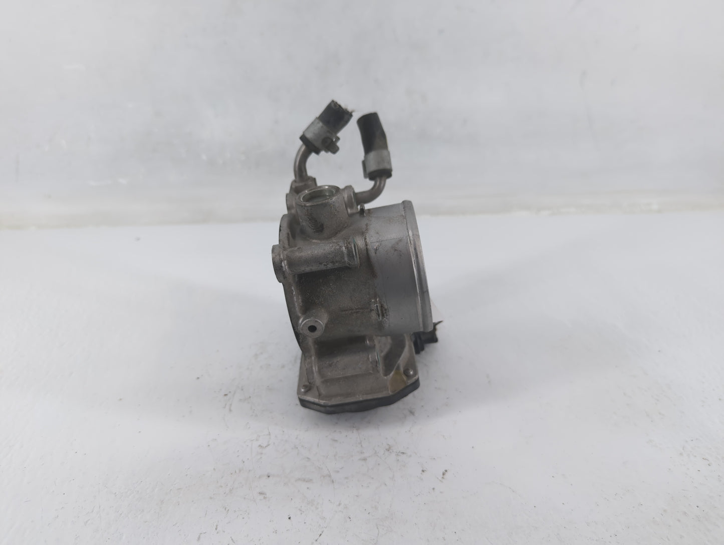 2011-2020 Hyundai Elantra Throttle Body P/N:35100-2E000 Fits Fits 2011 2012 2013 2014 2015 2016 2017 2018 2019 2020 2021 OEM