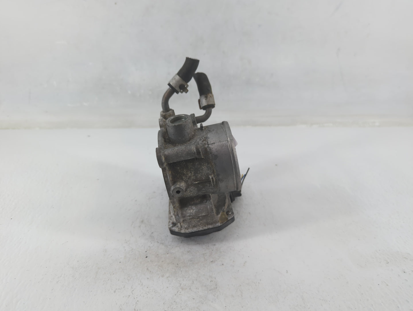 2011-2020 Hyundai Elantra Throttle Body P/N:35100-2E000 Fits Fits 2011 2012 2013 2014 2015 2016 2017 2018 2019 2020 2021 OEM