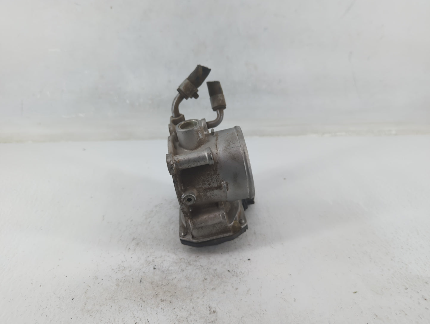 2011-2020 Hyundai Elantra Throttle Body P/N:35100-2E000 Fits Fits 2011 2012 2013 2014 2015 2016 2017 2018 2019 2020 2021 OEM