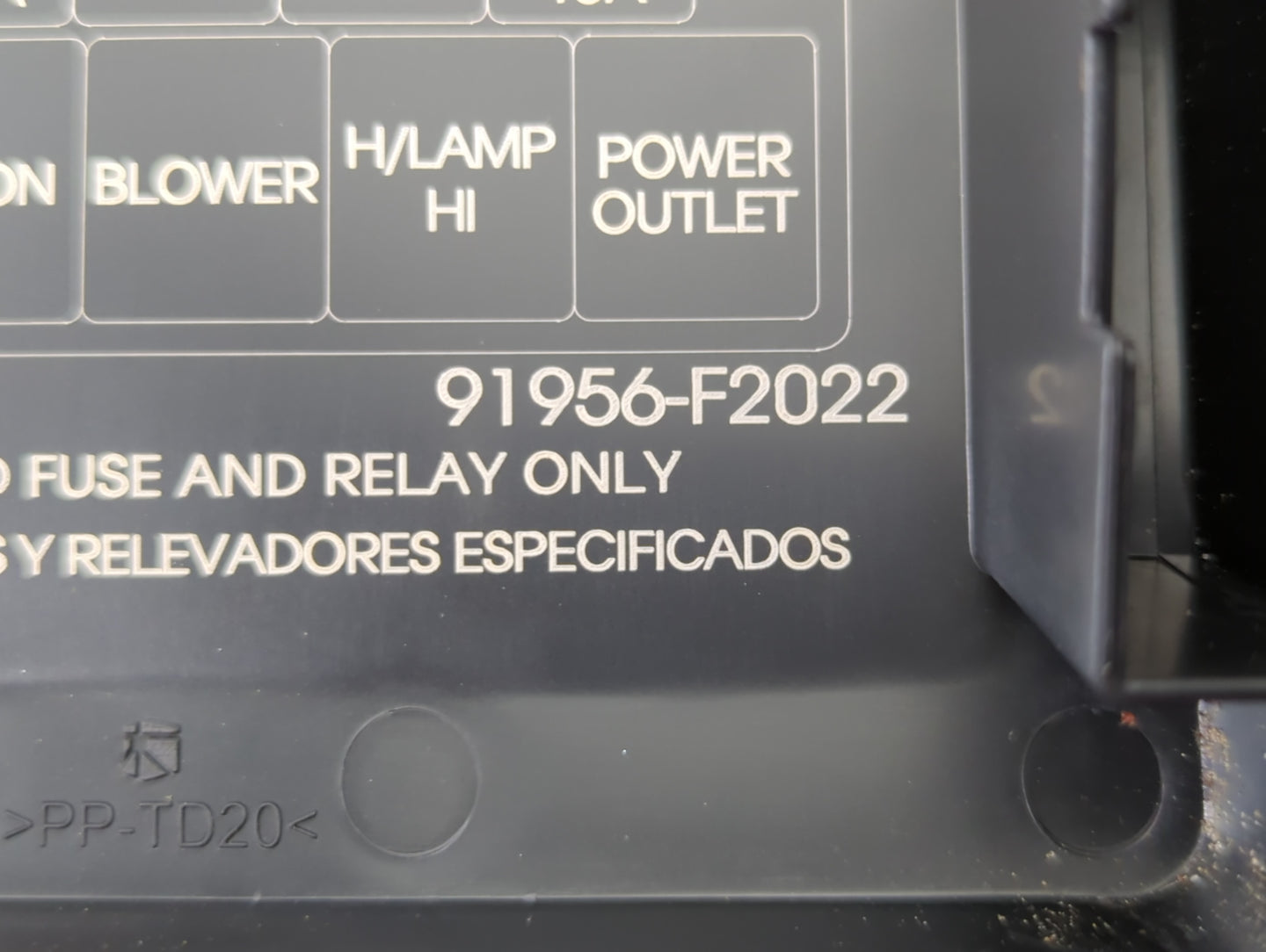 2018 Hyundai Elantra Fusebox Fuse Box Panel Relay Module P/N:91956-F2022 VS91200F3535AB Fits OEM Used Auto Parts - Oemusedau