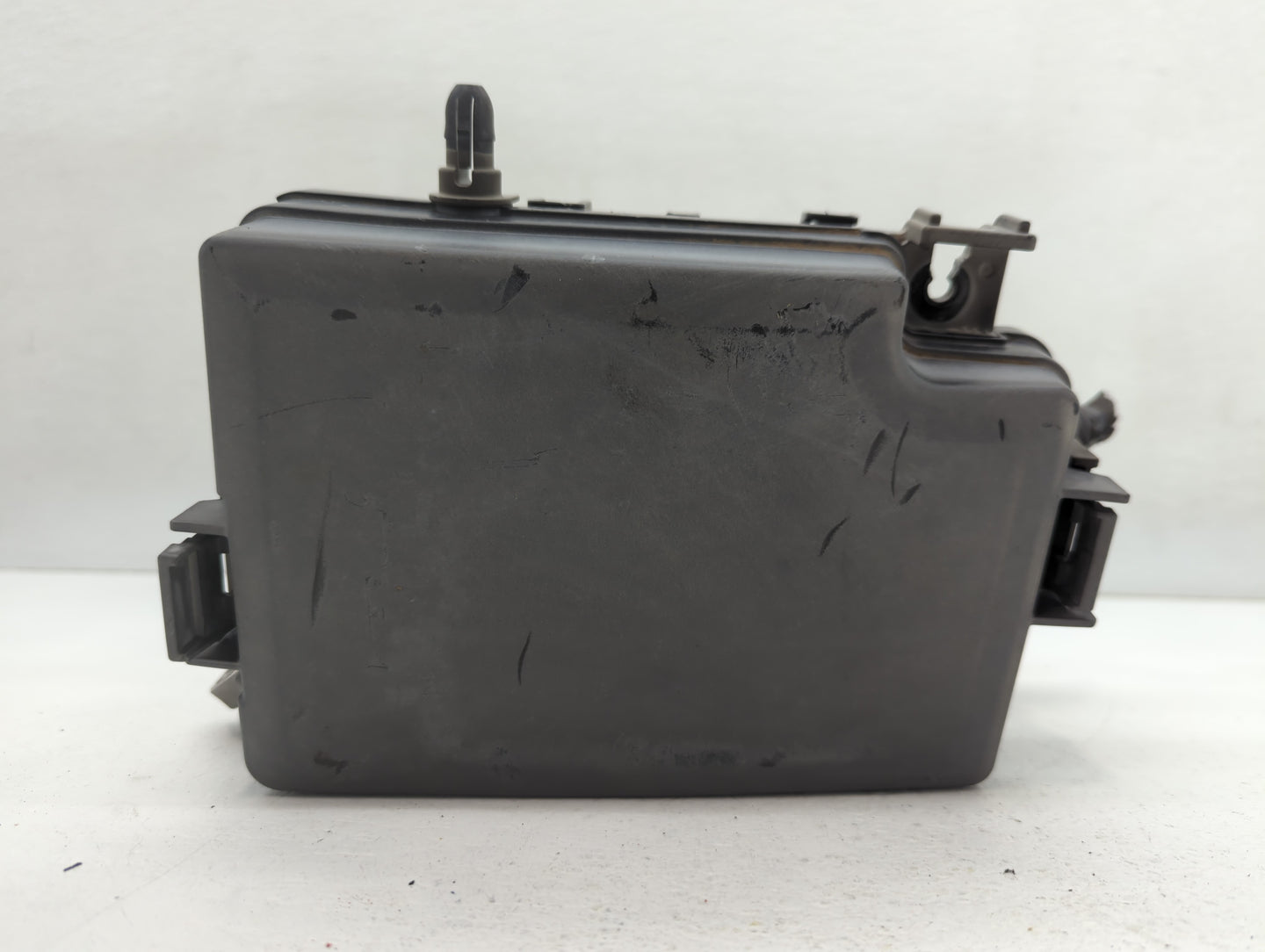 2018 Hyundai Elantra Fusebox Fuse Box Panel Relay Module P/N:91956-F2022 VS91200F3535AB Fits OEM Used Auto Parts - Oemusedau