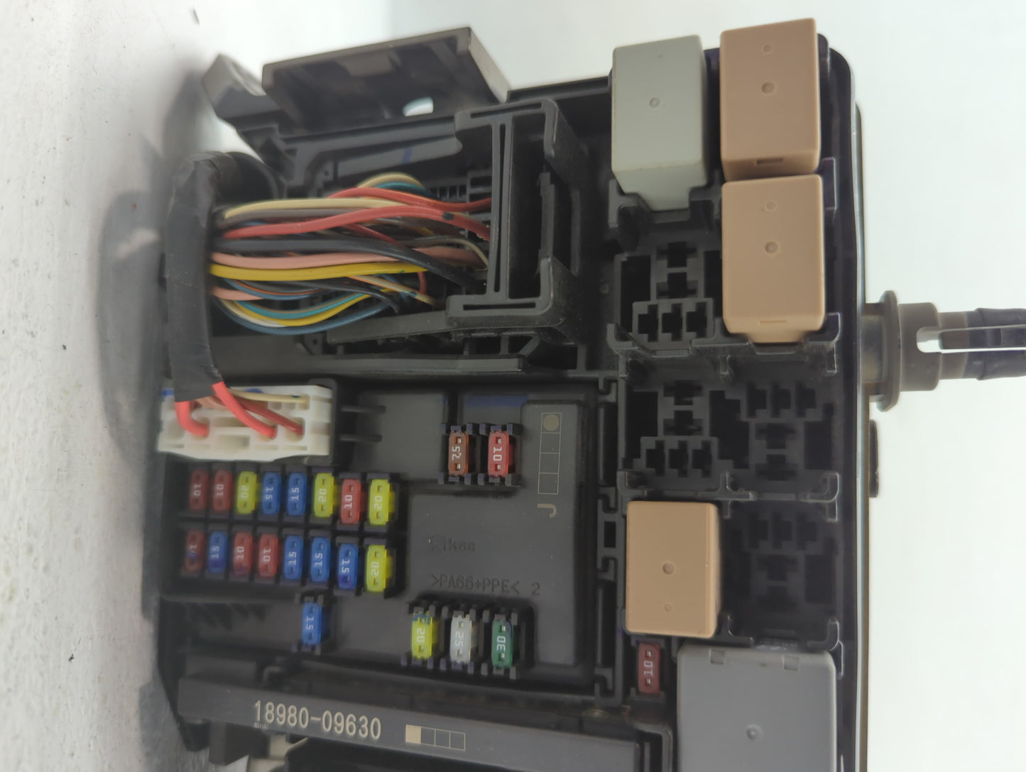 2018 Hyundai Elantra Fusebox Fuse Box Panel Relay Module P/N:91956-F2022 VS91200F3535AB Fits OEM Used Auto Parts - Oemusedau