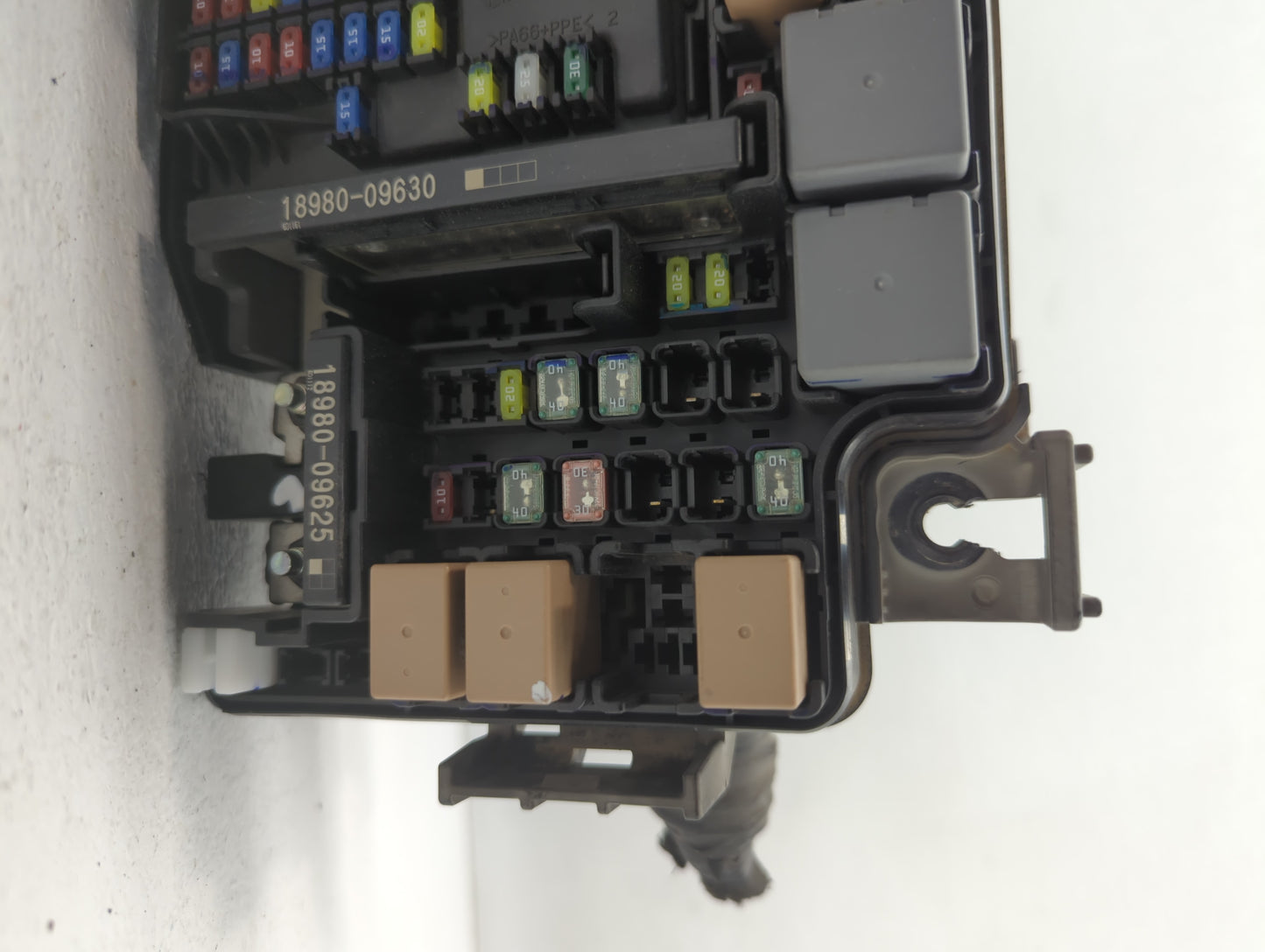 2018 Hyundai Elantra Fusebox Fuse Box Panel Relay Module P/N:91956-F2022 VS91200F3535AB Fits OEM Used Auto Parts - Oemusedau