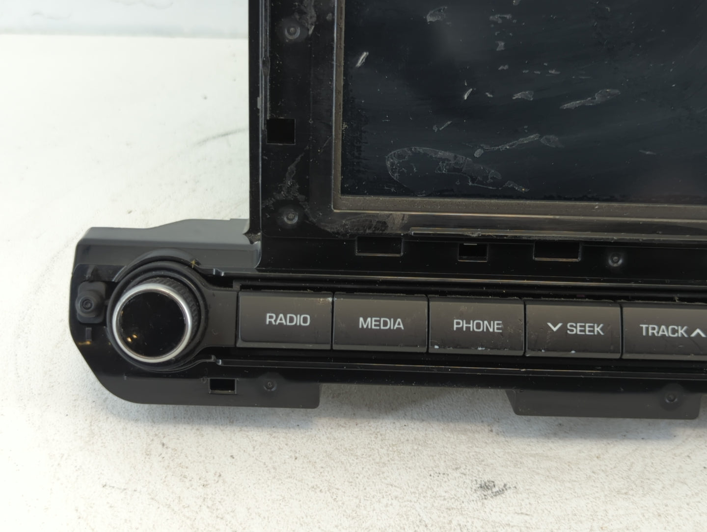2017-2018 Hyundai Elantra Am Fm Cd Player Radio Receiver - Oemusedautoparts1.com