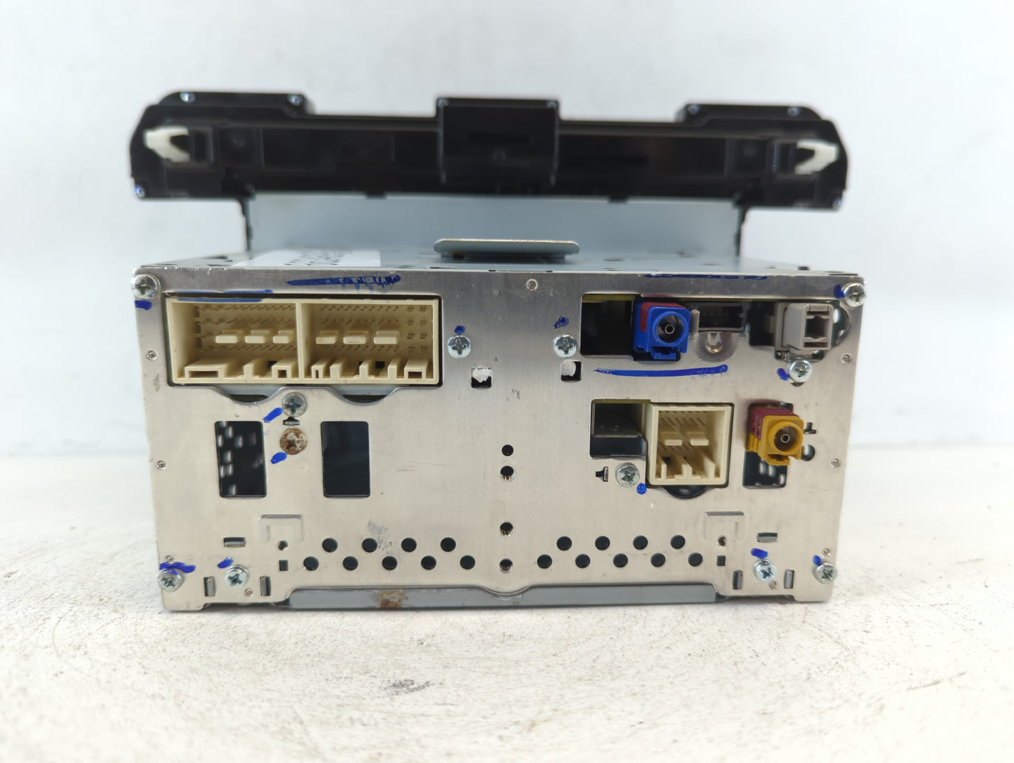 2017-2018 Hyundai Elantra Am Fm Cd Player Radio Receiver - Oemusedautoparts1.com