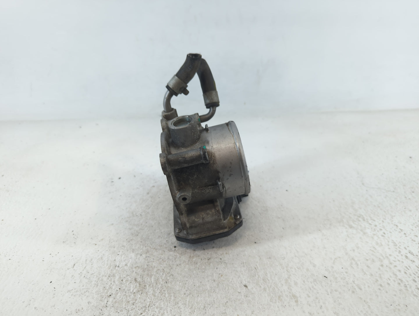2011-2020 Hyundai Elantra Throttle Body P/N:35100-2E000 Fits Fits 2011 2012 2013 2014 2015 2016 2017 2018 2019 2020 2021 OEM