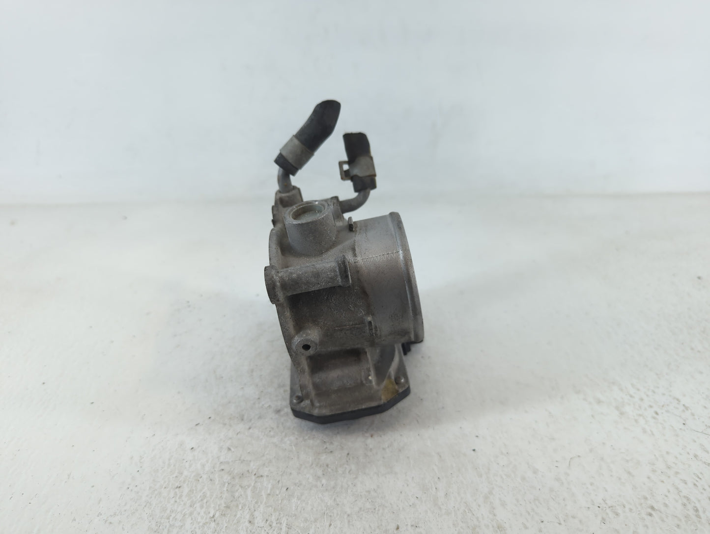 2011-2020 Hyundai Elantra Throttle Body P/N:35100-2E000 Fits Fits 2011 2012 2013 2014 2015 2016 2017 2018 2019 2020 2021 OEM