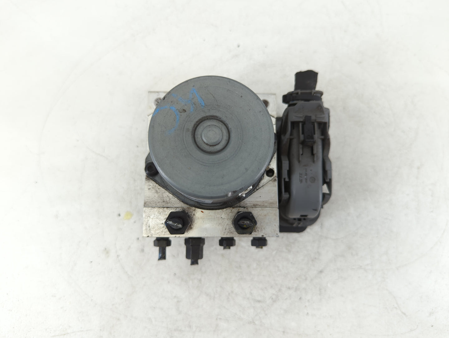 2017-2019 Hyundai Elantra ABS Pump Control Module Replacement P/N:F2589-20500 58920-F2500 Fits Fits 2017 2018 2019 OEM Used 