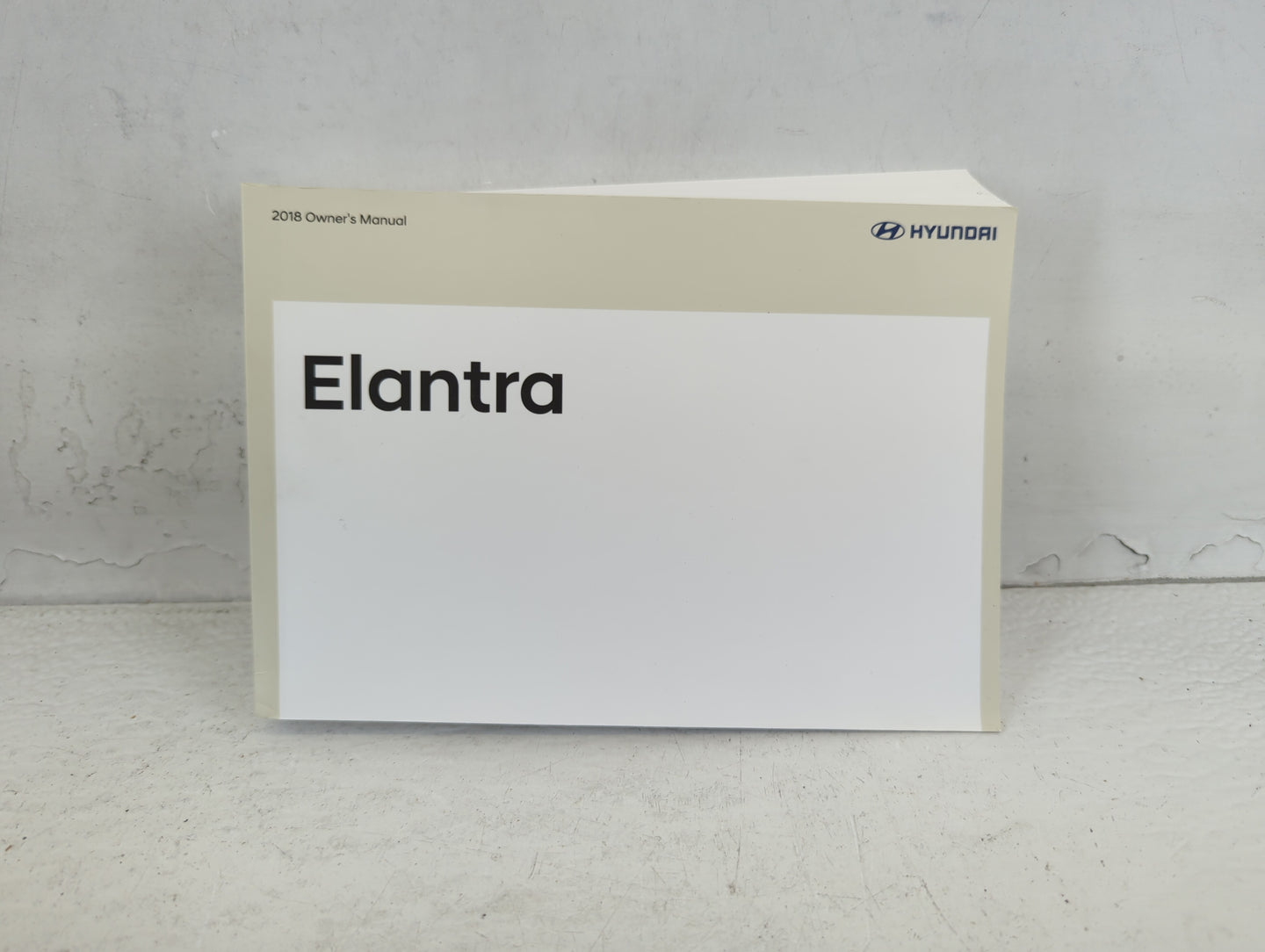 2018 Hyundai Elantra Owners Manual Book Guide P/N:JF30-EU87J OEM Used Auto Parts - Oemusedautoparts1.com