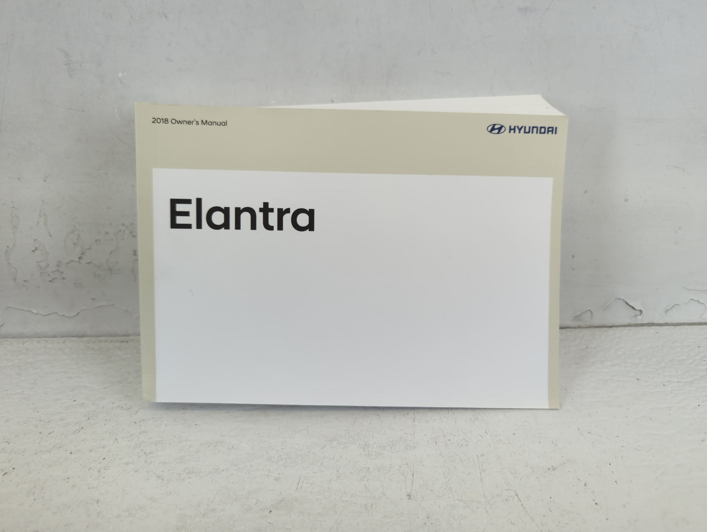 2018 Hyundai Elantra Owners Manual Book Guide P/N:JF30-EU87J OEM Used Auto Parts - Oemusedautoparts1.com