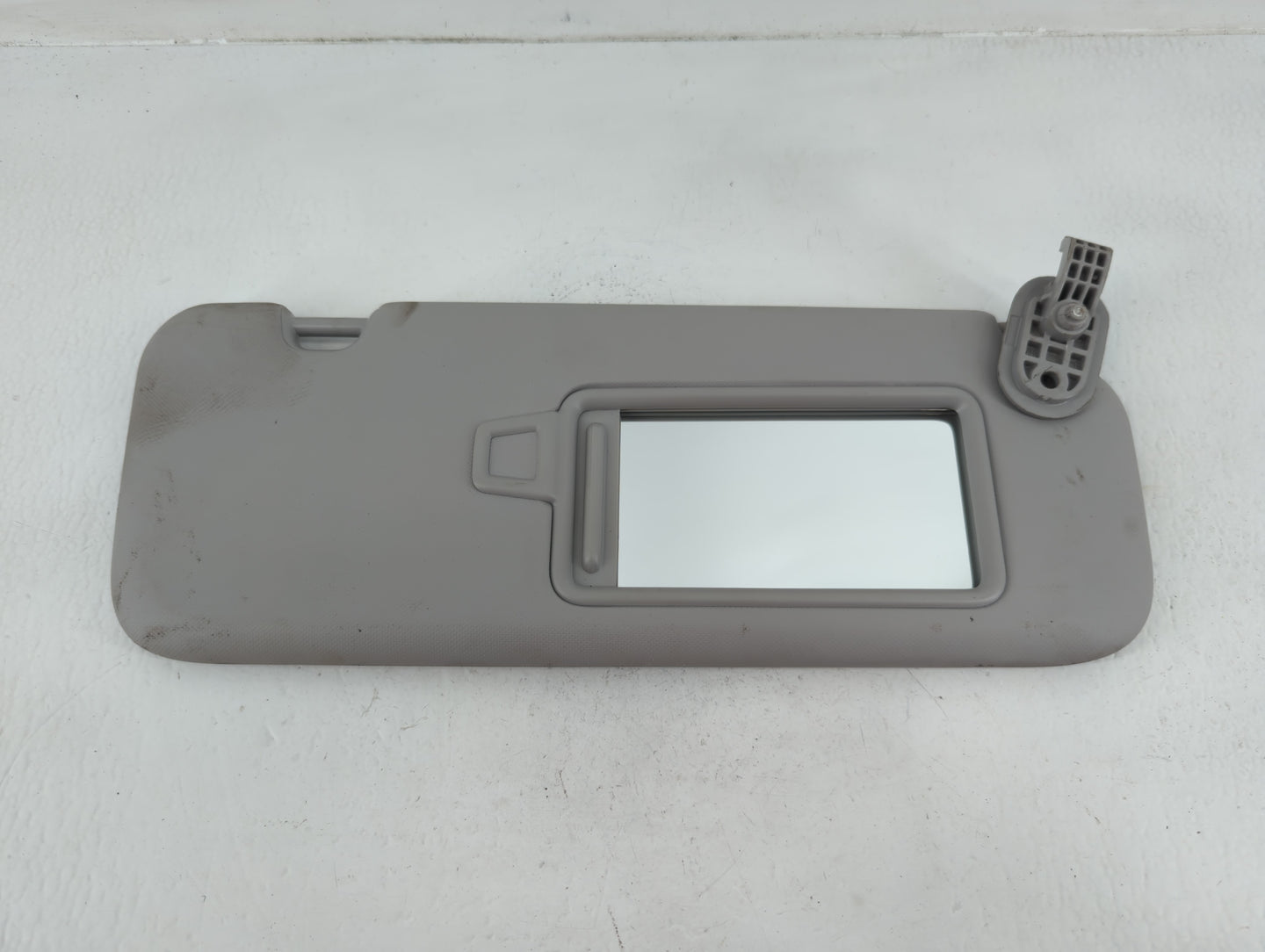 2017-2020 Hyundai Elantra Sun Visor Shade Replacement Passenger Right Mirror Fits Fits 2017 2018 2019 2020 OEM Used Auto Par