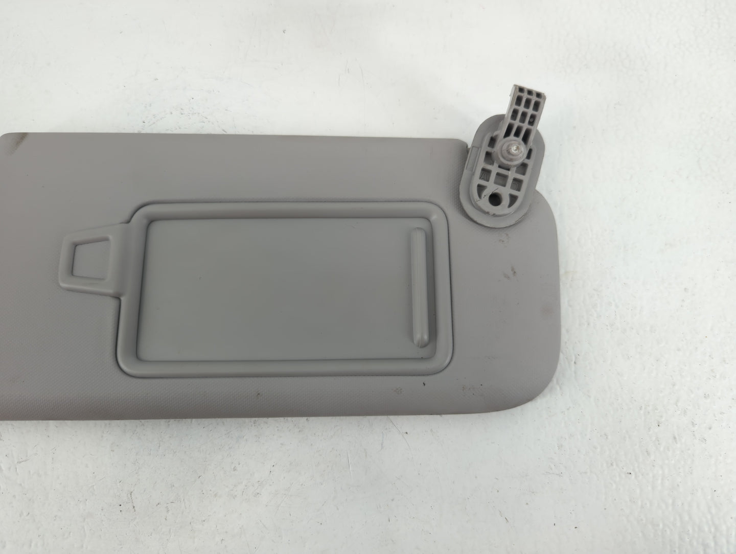 2017-2020 Hyundai Elantra Sun Visor Shade Replacement Passenger Right Mirror Fits Fits 2017 2018 2019 2020 OEM Used Auto Par