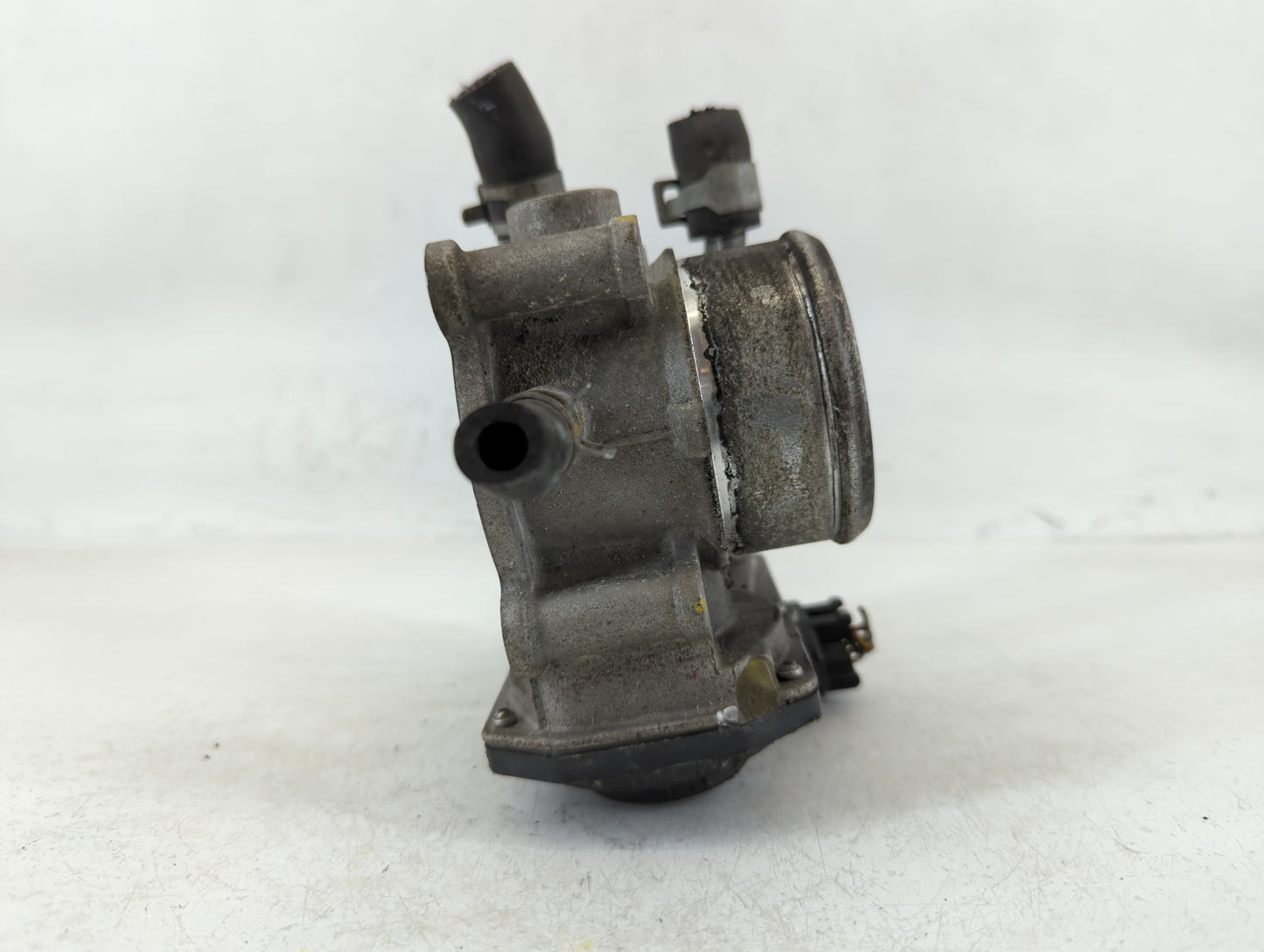 2017-2020 Hyundai Elantra Throttle Body P/N:35100-2B340 Fits Fits 2015 2016 2017 2018 2019 2020 2021 2022 OEM Used Auto Part