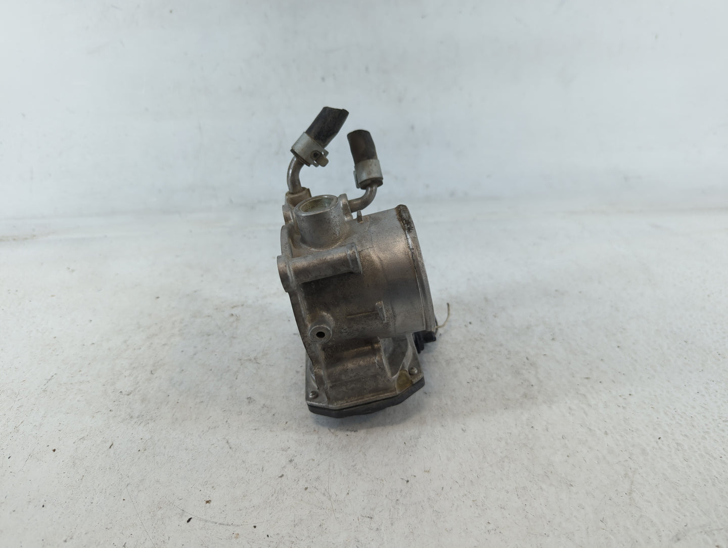 2011-2020 Hyundai Elantra Throttle Body P/N:5323 04U20 35100-2E000 Fits OEM Used Auto Parts - Oemusedautoparts1.com