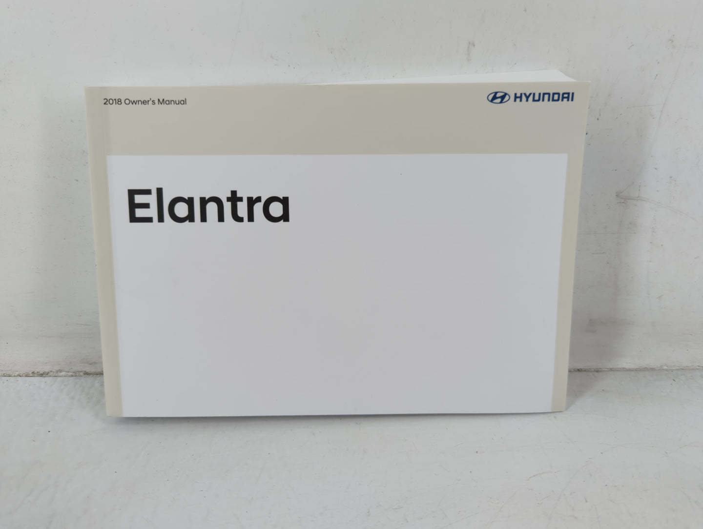 2018 Hyundai Elantra Owners Manual Book Guide P/N:JF30-EU83I OEM Used Auto Parts - Oemusedautoparts1.com