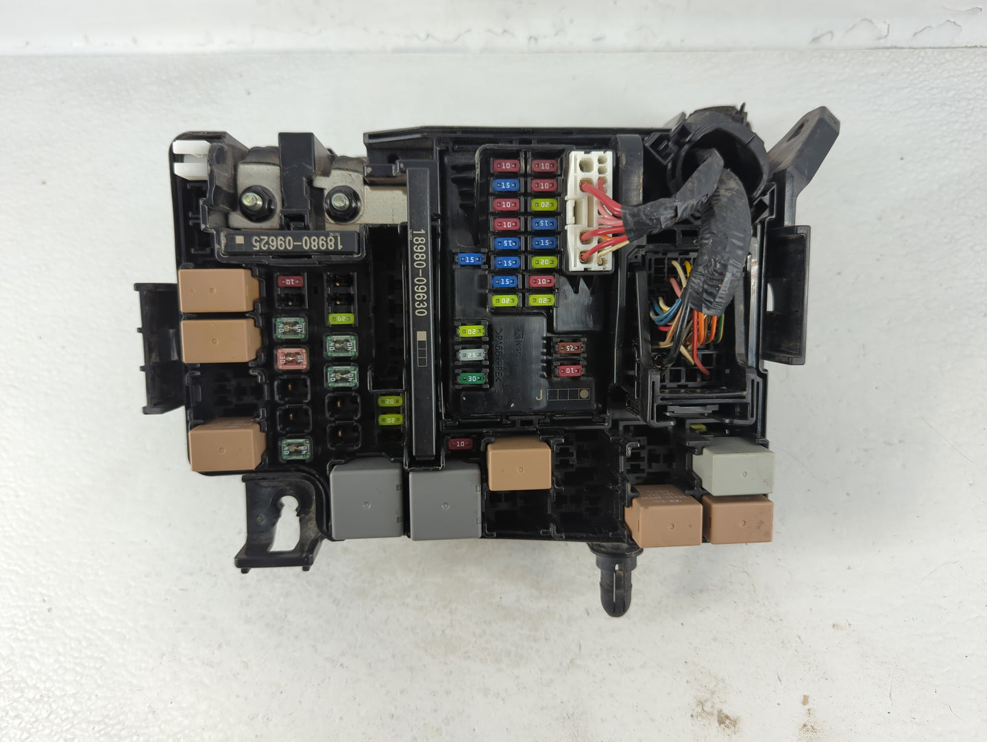 2018 Hyundai Elantra Fusebox Fuse Box Panel Relay Module P/N:91203 F2515 Fits OEM Used Auto Parts - Oemusedautoparts1.com